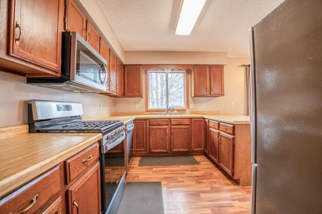 608 27th Avenue SW, Willmar, MN 56201