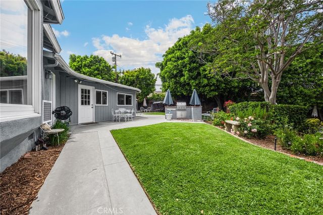 419 E Sunny Hills Road, Fullerton, CA 92835