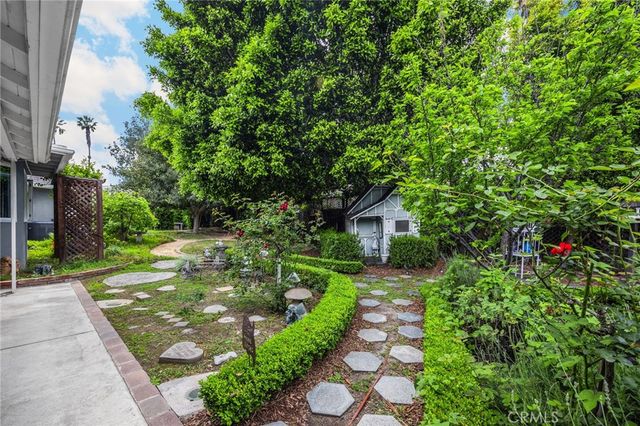 419 E Sunny Hills Road, Fullerton, CA 92835