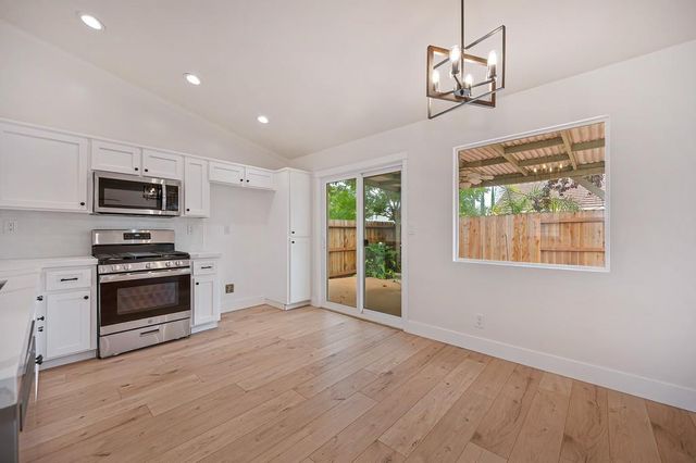 2450 Floradale Way, Lincoln, CA 95648