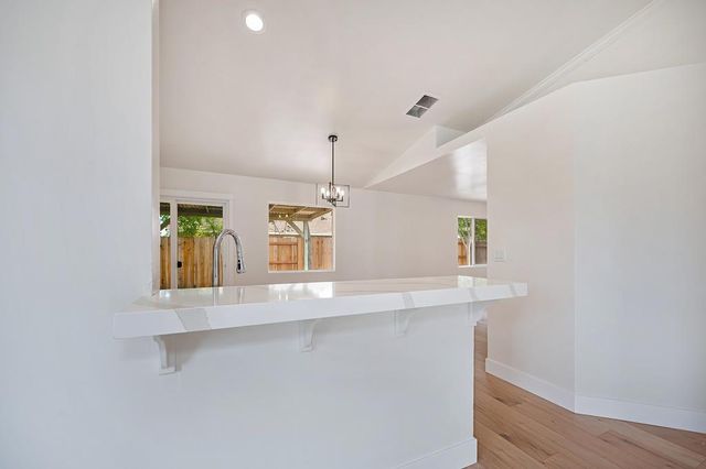 2450 Floradale Way, Lincoln, CA 95648