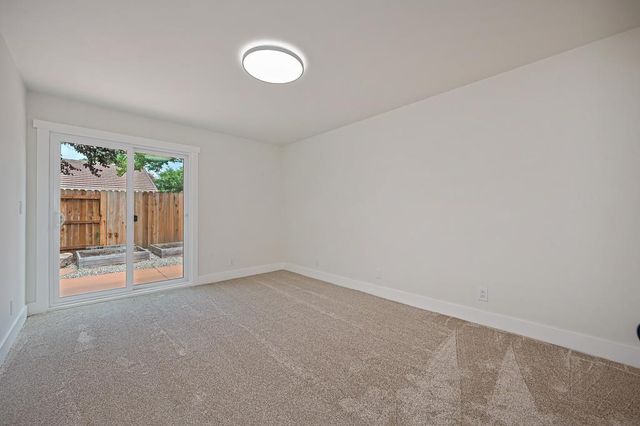 2450 Floradale Way, Lincoln, CA 95648