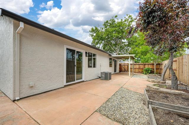 2450 Floradale Way, Lincoln, CA 95648