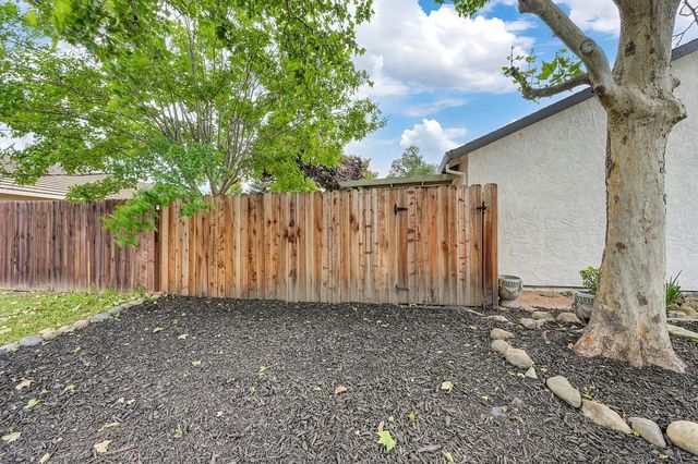 2450 Floradale Way, Lincoln, CA 95648