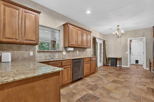 1690 Deerwood Trail, Edmond, OK 73034
