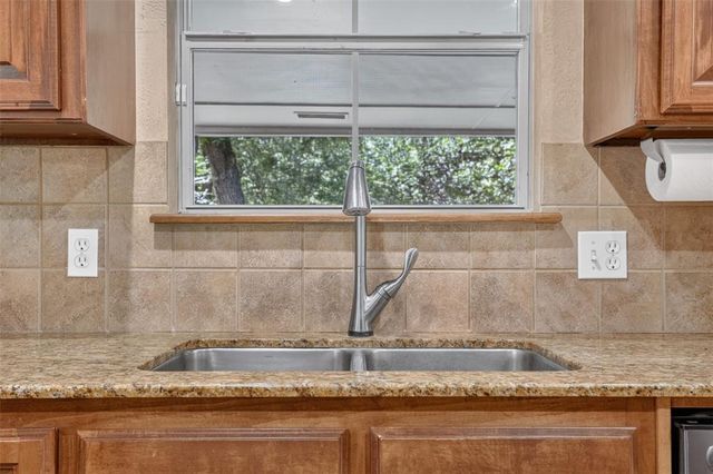 1690 Deerwood Trail, Edmond, OK 73034
