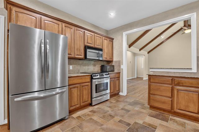 1690 Deerwood Trail, Edmond, OK 73034