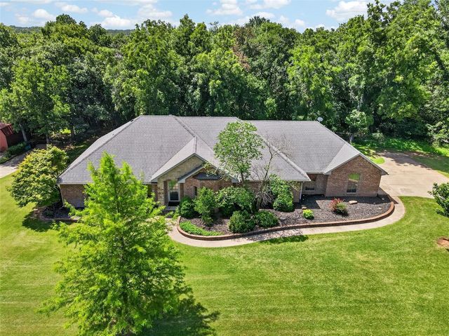 1690 Deerwood Trail, Edmond, OK 73034