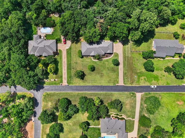 1690 Deerwood Trail, Edmond, OK 73034