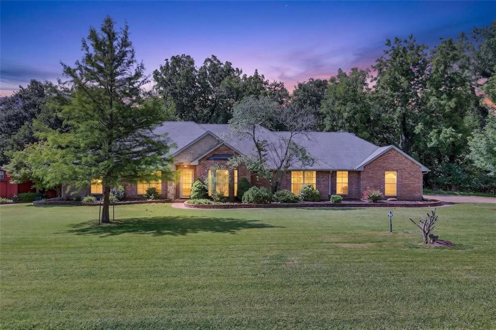 1690 Deerwood Trail, Edmond, OK 73034