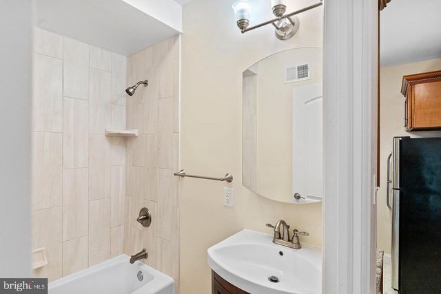 1819 CHRISTIAN ST, Philadelphia, PA 19146