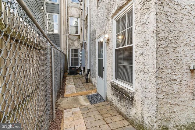 1819 CHRISTIAN ST, Philadelphia, PA 19146