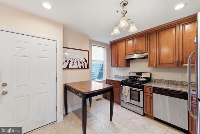 1819 CHRISTIAN ST, Philadelphia, PA 19146