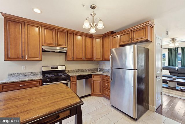 1819 CHRISTIAN ST, Philadelphia, PA 19146