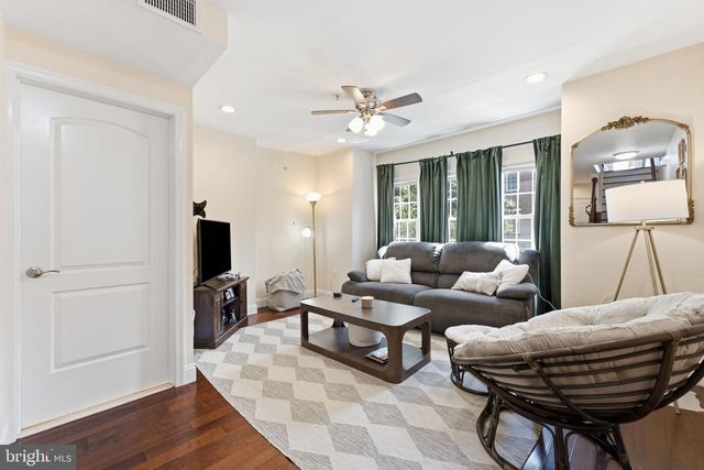 1819 CHRISTIAN ST, Philadelphia, PA 19146
