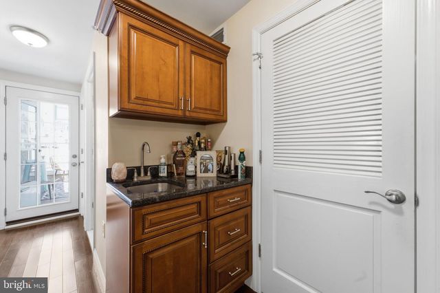 1819 CHRISTIAN ST, Philadelphia, PA 19146