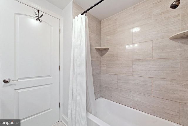 1819 CHRISTIAN ST, Philadelphia, PA 19146