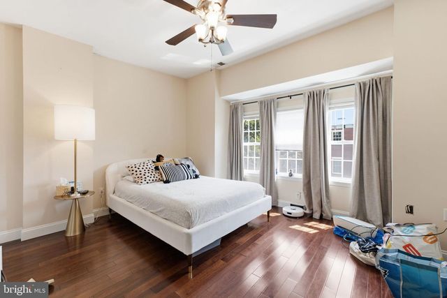 1819 CHRISTIAN ST, Philadelphia, PA 19146