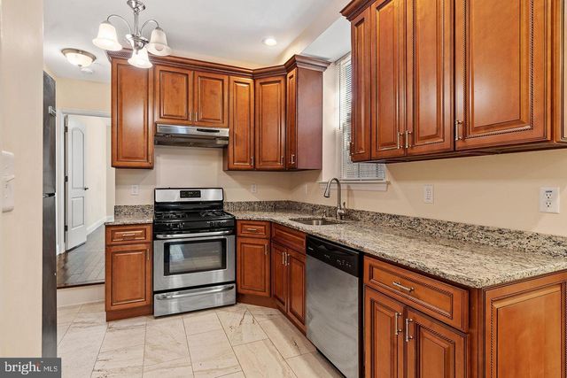 1819 CHRISTIAN ST, Philadelphia, PA 19146