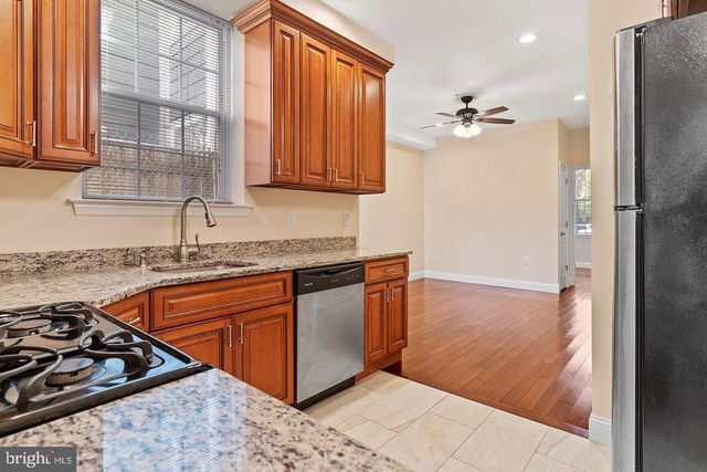 1819 CHRISTIAN ST, Philadelphia, PA 19146