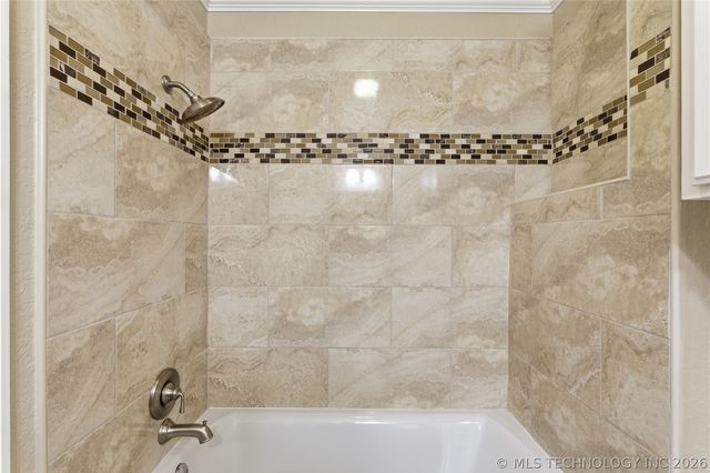 8512 E 121st Street S, Bixby, OK 74008