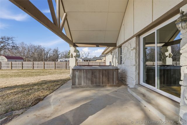 8512 E 121st Street S, Bixby, OK 74008