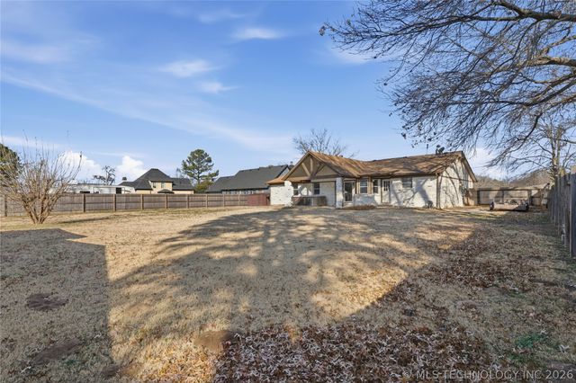 8512 E 121st Street S, Bixby, OK 74008