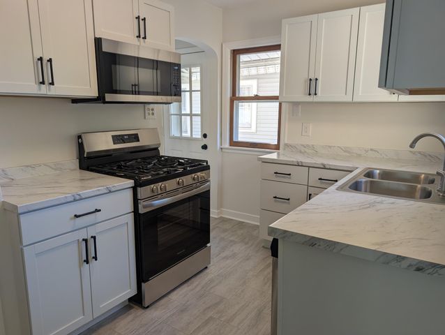 1111 Maryland Avenue E, Saint Paul, MN 55106