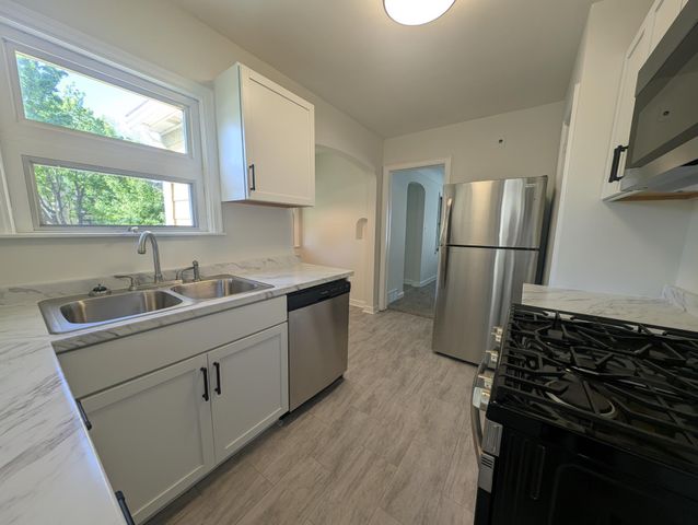1111 Maryland Avenue E, Saint Paul, MN 55106