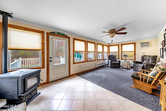 3 Prestwick Avenue, Clifton Park, NY 12065