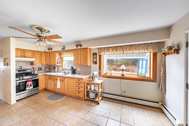 3 Prestwick Avenue, Clifton Park, NY 12065