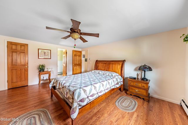 3 Prestwick Avenue, Clifton Park, NY 12065