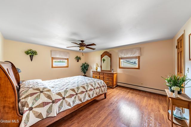 3 Prestwick Avenue, Clifton Park, NY 12065