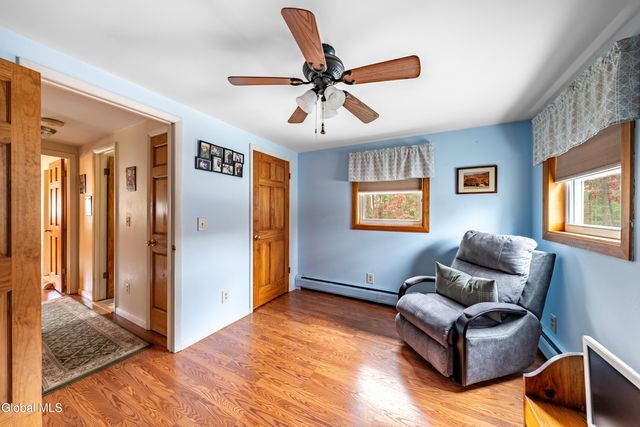 3 Prestwick Avenue, Clifton Park, NY 12065