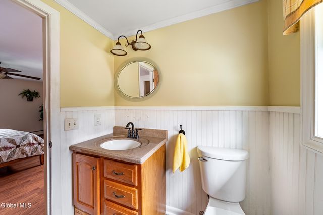 3 Prestwick Avenue, Clifton Park, NY 12065