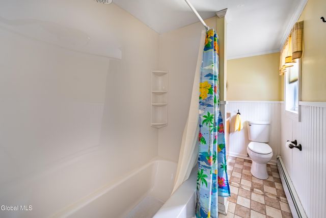 3 Prestwick Avenue, Clifton Park, NY 12065