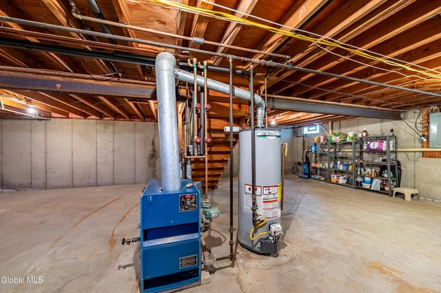 3 Prestwick Avenue, Clifton Park, NY 12065