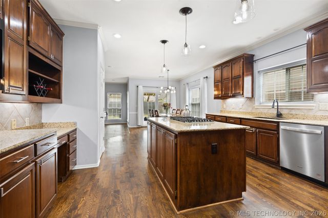 2449 S Tamarack Avenue, Broken Arrow, OK 74012