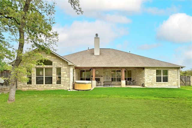 140 Winchester RD, Bastrop, TX 78602