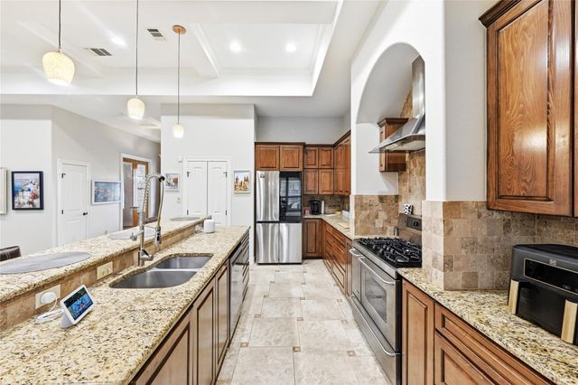 140 Winchester RD, Bastrop, TX 78602