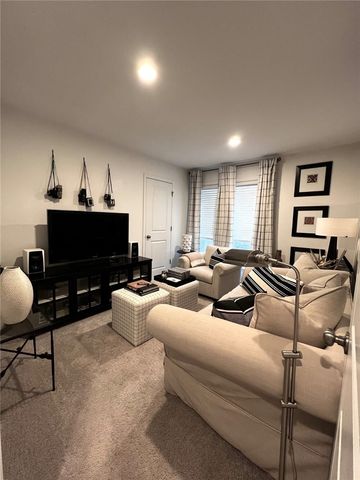 315 Parade St, Cranberry Twp, PA 16066