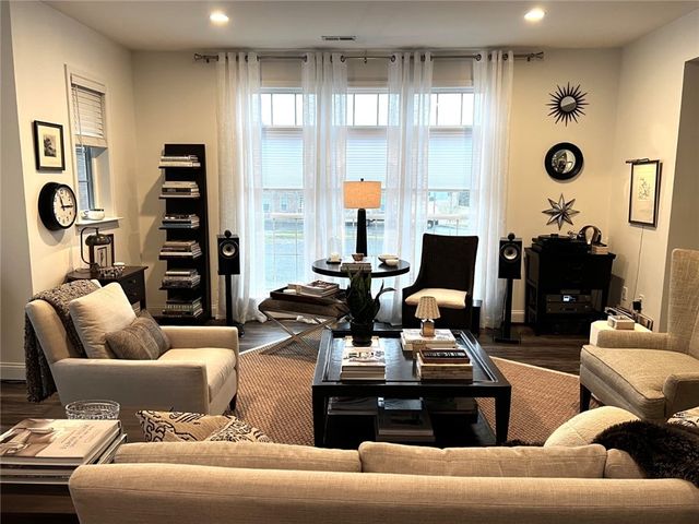 315 Parade St, Cranberry Twp, PA 16066