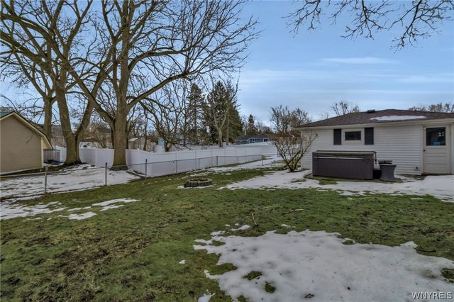 39 Linden Avenue, Lancaster, NY 14086