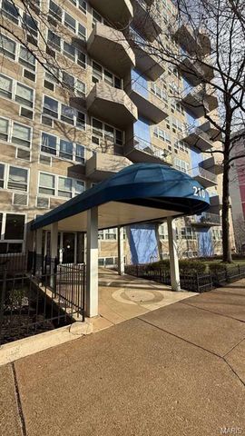 210 N 17th Street 907, St Louis, MO 63103