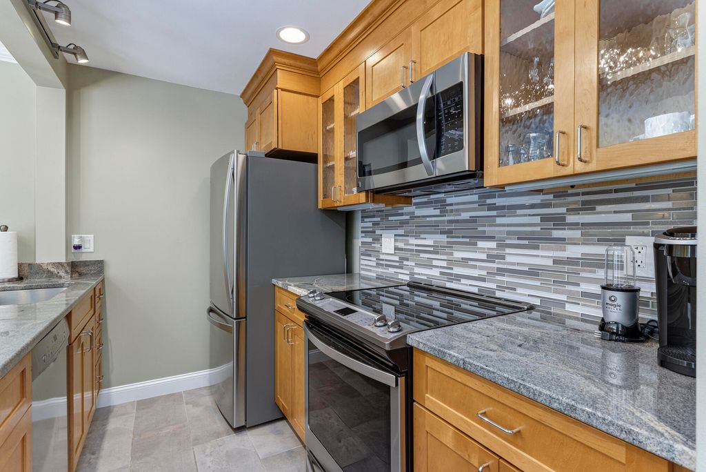 175 Pine Street 1J, Portland, ME 04102 — photo 4