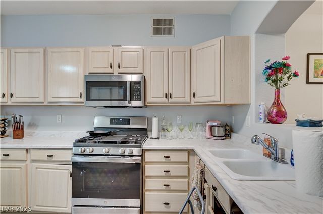 3917 Lazy Pine Street 102, Las Vegas, NV 89108