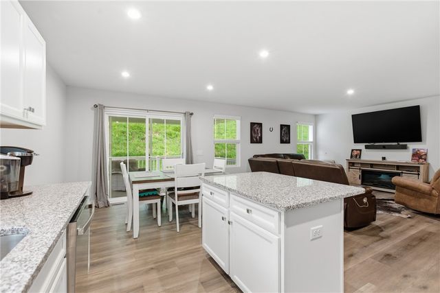 134 Olivia Dr, Center Twp, PA 15061