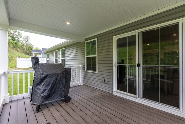 134 Olivia Dr, Center Twp, PA 15061