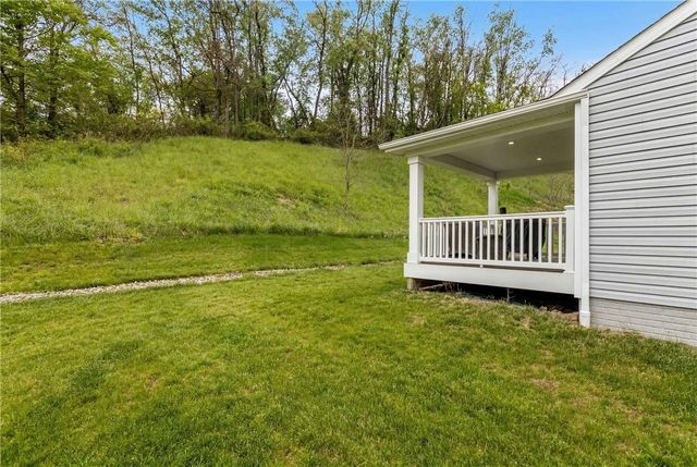 134 Olivia Dr, Center Twp, PA 15061