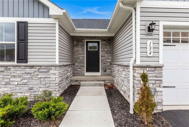 134 Olivia Dr, Center Twp, PA 15061